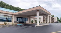 Howard Johnson by Wyndham Salem Hotel & Conference Center