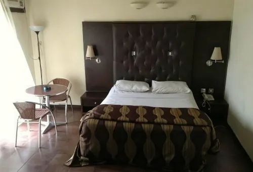 Nelrose Hotel - Class King