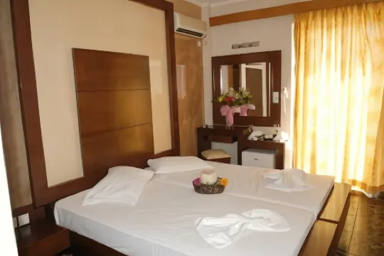 Sacallis Inn Beach Hotel