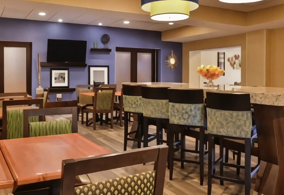 1. 햄프턴 인 해리..