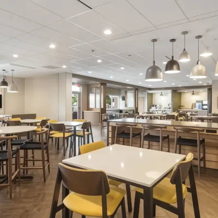 Fairfield Inn & Suites Dallas Plano/Frisco Отели рядом с достопримечательностью «TUMI Store - Legacy West»