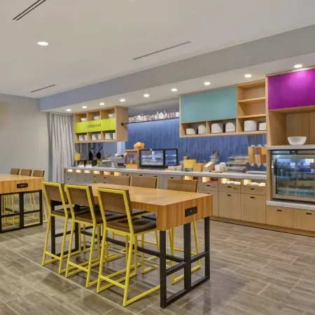 Home2 Suites by Hilton Naples I-75 Pine Ridge Road