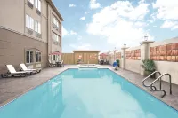 La Quinta Inn & Suites by Wyndham Laredo Airport - Pools