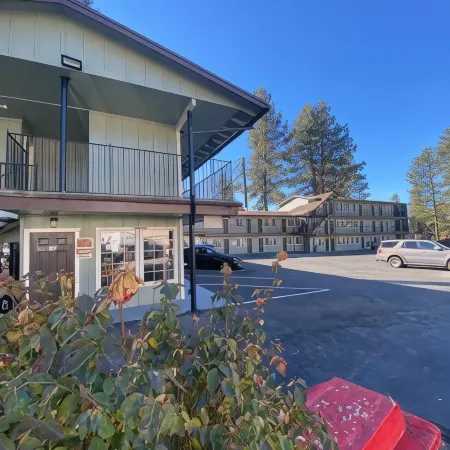 Budget Inn at the Heavenly Gondola Отели рядом с достопримечательностью «Эль Дорадо Бич»