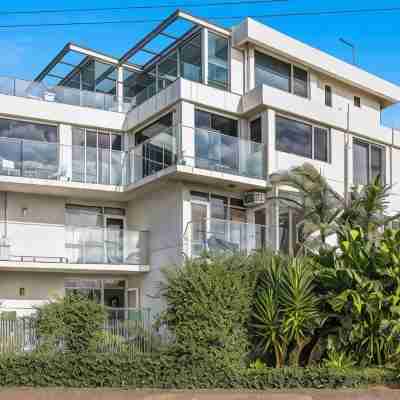 Captains Retreat Apartments and Cottages Hotel Exterior