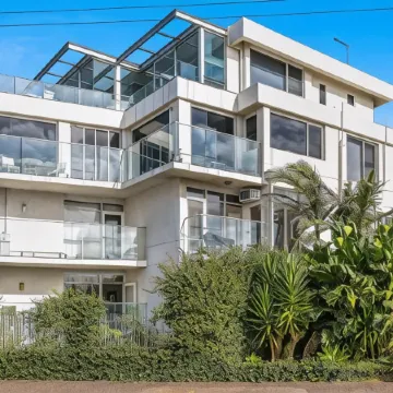 Captains Retreat Apartments and Cottages
