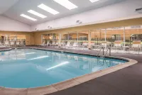 La Quinta Inn & Suites by Wyndham Univ Area Chapel Hill Hotels in Triangle