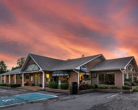 Dannys Hotel Suites, SureStay Collection by Best Western Hotels in Gloucester County