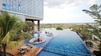 The Rinra Hotel Makassar - Pools