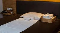Mooz Hotel Surabaya - Jemursari