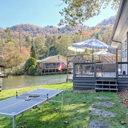Lake Burton - Timpson Cove Luxury Cottage