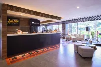 Swiss-Belinn Timika - bar