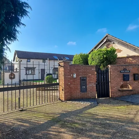 Massive 4 bed with countryside views in Peterborough