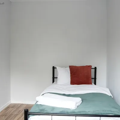 Reardon Apartment - Parking/Wifi - Warwick Hotels near Warwick Hospital
