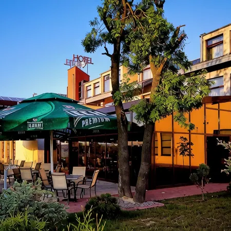 Grand Royal Hotel Отели рядом с достопримечательностью «Городской стадион в Познани»