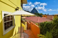 Apartment Soleil 2 Mins Walk to Beach, Town and Soufriere Attractions - Vuoristonäköala