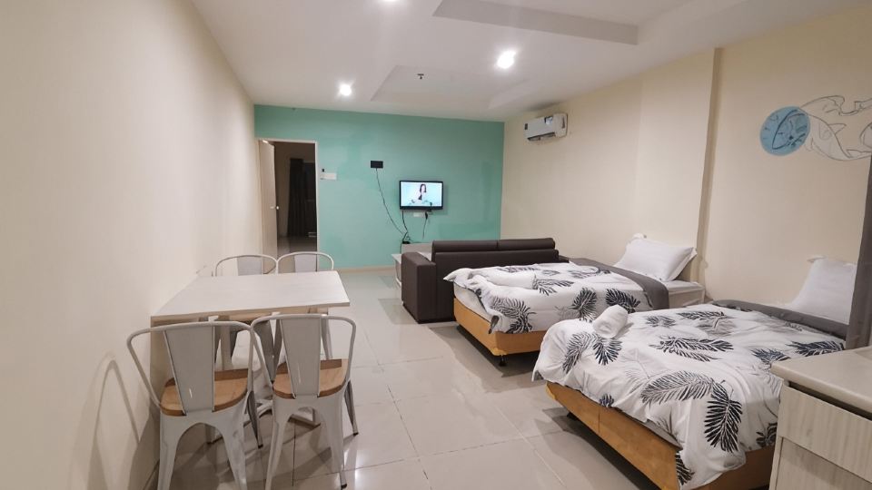 Rustic One Bedroom Unit for 4Pax by Jomy Management