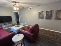 Charming Newly remodeled 3Br2Ba - 4-Star