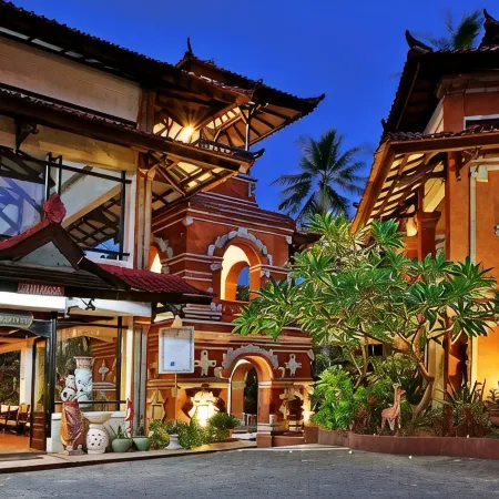 Puri Naga Beachfront Cottages Отели рядом с достопримечательностью «Пляж Дабл-Сикс»