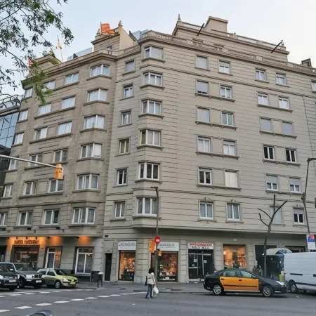 Hotel Condado Отели рядом с достопримечательностью «Железнодорожный вокзал Пеу-дель-Фуникулар»