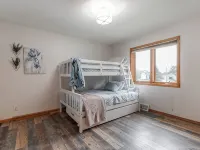 3-bed, 3-bath, 3-car garage executive home in Marshfield, WI Hotels in Marshfield