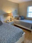 Delightful Oceanside Home Steps to Tranquil Beach: Soak up the Sun and Seabreeze - バルコニー