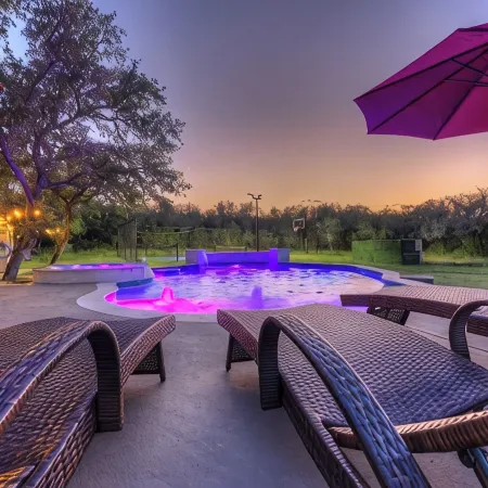 Oakridge Ranch: Pool + Hot-tub, Pickleball Court, Whiskey & Wine Room!
