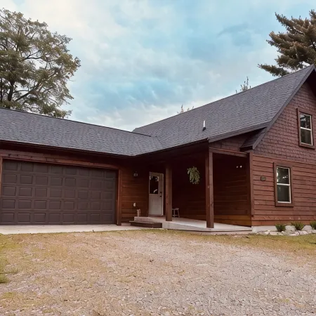 Fully Stocked Lake House! Canoes, Kayaks, Paddle Boat, Level Frontage.