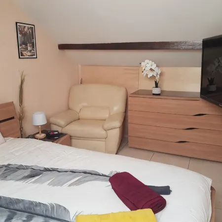 FULL APARTMENT 3 rooms 62 m2 with Balcony near TRAM T2 5 mn walk