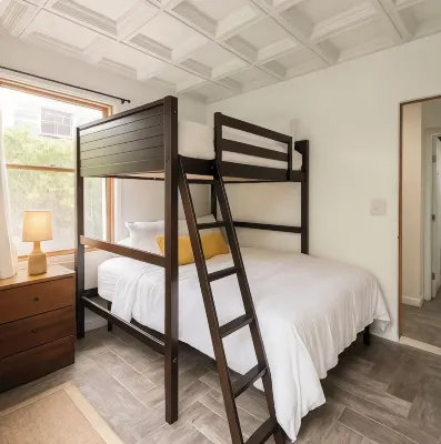 Gatsby’s Main Level. Ocean Bay Park. Heated Saltwater Pool + Hot Tub. Sleeps 14