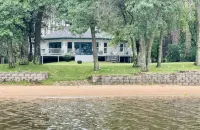 New Waterfront Listing- Castle Rock Lake, Hot Tub, Sand Beach, Central Wisconsin - 4 estrellas