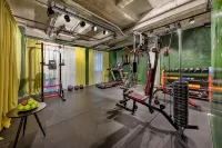 馬克斯·布朗在雅典市中心