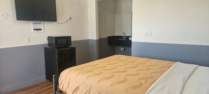 Bridgeview Hotels in Fresno