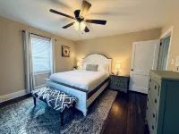 Fun House/King Bed - Close to Town/Full of Entertainment!