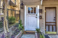 Charming, modern, 2nd floor home-away-from-home