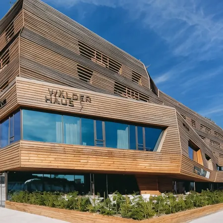 Raphael Hotel Wälderhaus Отели рядом с достопримечательностью «Заповедник "Хокенлок"»