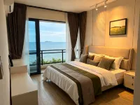 Blue Horizon suites by Forest city - Beach