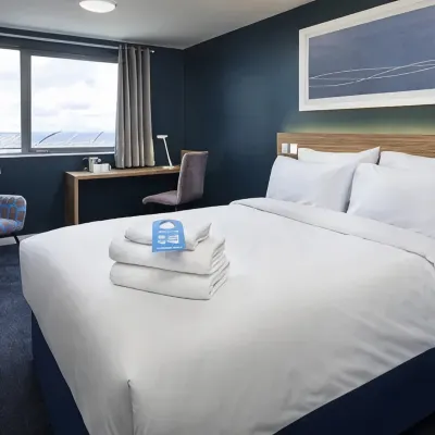 Travelodge London Belvedere Hotels near أبي وود