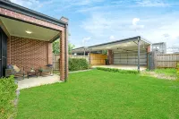 Lovely 4BR Austral Retreat Close to Station For 10 Guests - Villas