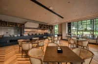 i Electronic Sports Hotel (Xinyang High-speed Rail East Station Daxin Plaza)