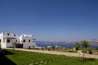 Maison des Lys - Luxury Suites Hotels in Akrotiri