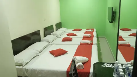 Ezi Hotel Klang in クラン