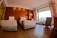 Himalayan Front Hotel by KGH Group - Parvekkeita