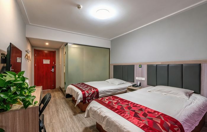 Southern Longtaosha Express Hotel