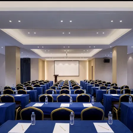 Qingmu Platinum Hotel (Ma'anshan Normal College Mengniu Industrial Park)