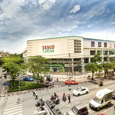 Siam Stadium Hostel Отели рядом с достопримечательностью «Школа Дебсирин»