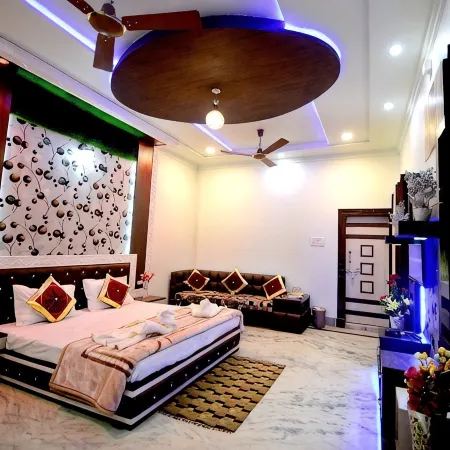 Taj Square A luxurious homestay