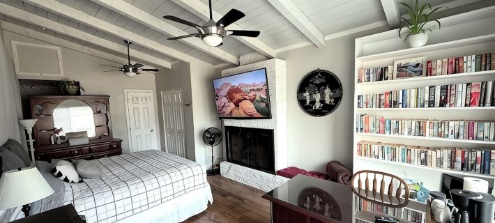 Comfortable studio just 3 minutes drive to downtown Moses Lake Hotels in Moses Lake