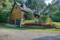 Dream Vacation Home on 2 acres w/hot tub - Close to beaches & wineries - Homestays