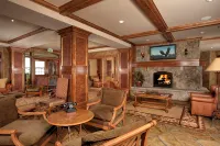 True Ski-in/Ski-Out Luxury at Lone Eagle – Highest 2Br on the Slope Side